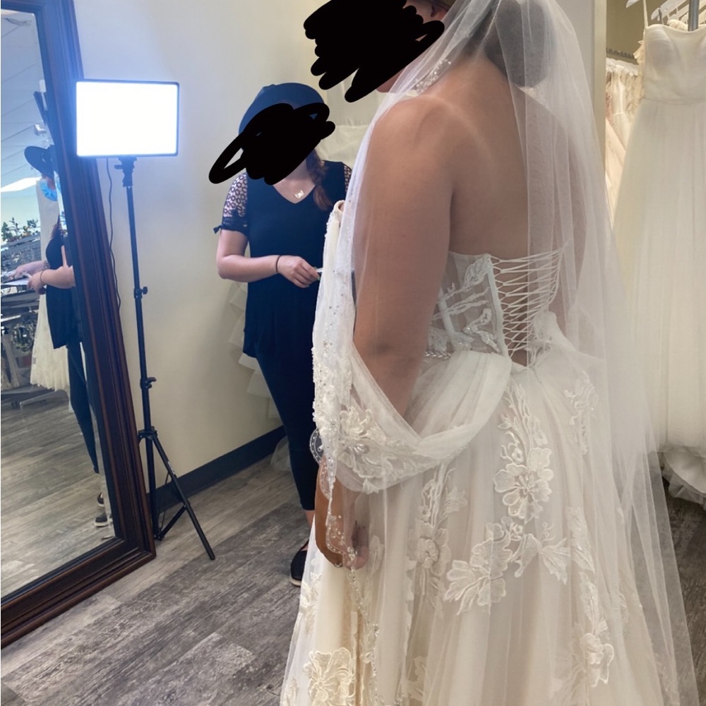 princess/boho style wedding dress - Picture 3 of 4